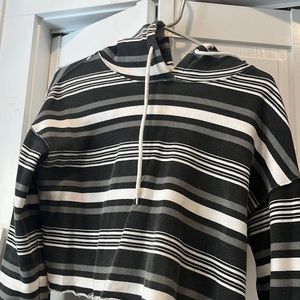 cropped baggy long sleeve shirt